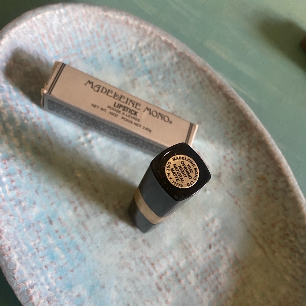 Madeleine Mono Lipstick. Matte Opening Night OG. 90’s